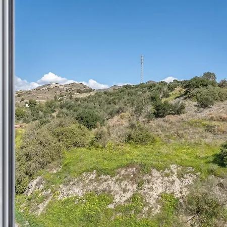 Penthouse With Large Terrace & Sea Views, Near The Appartamento *