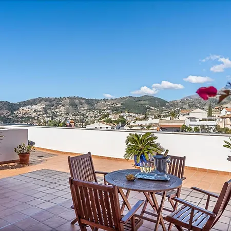 Apartment Penthouse With Large Terrace & Sea Views, Near The *