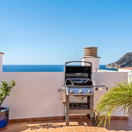 Penthouse With Large Terrace & Sea Views, Near The Apartment *