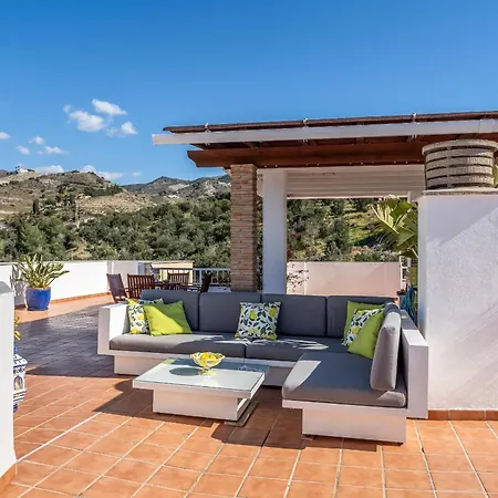 Apartment Penthouse With Large Terrace & Sea Views, Near The *